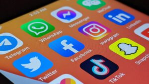 Lees meer over het artikel COPIED!!! Social Media Copy for +8 Figure Amazon FBA Coach